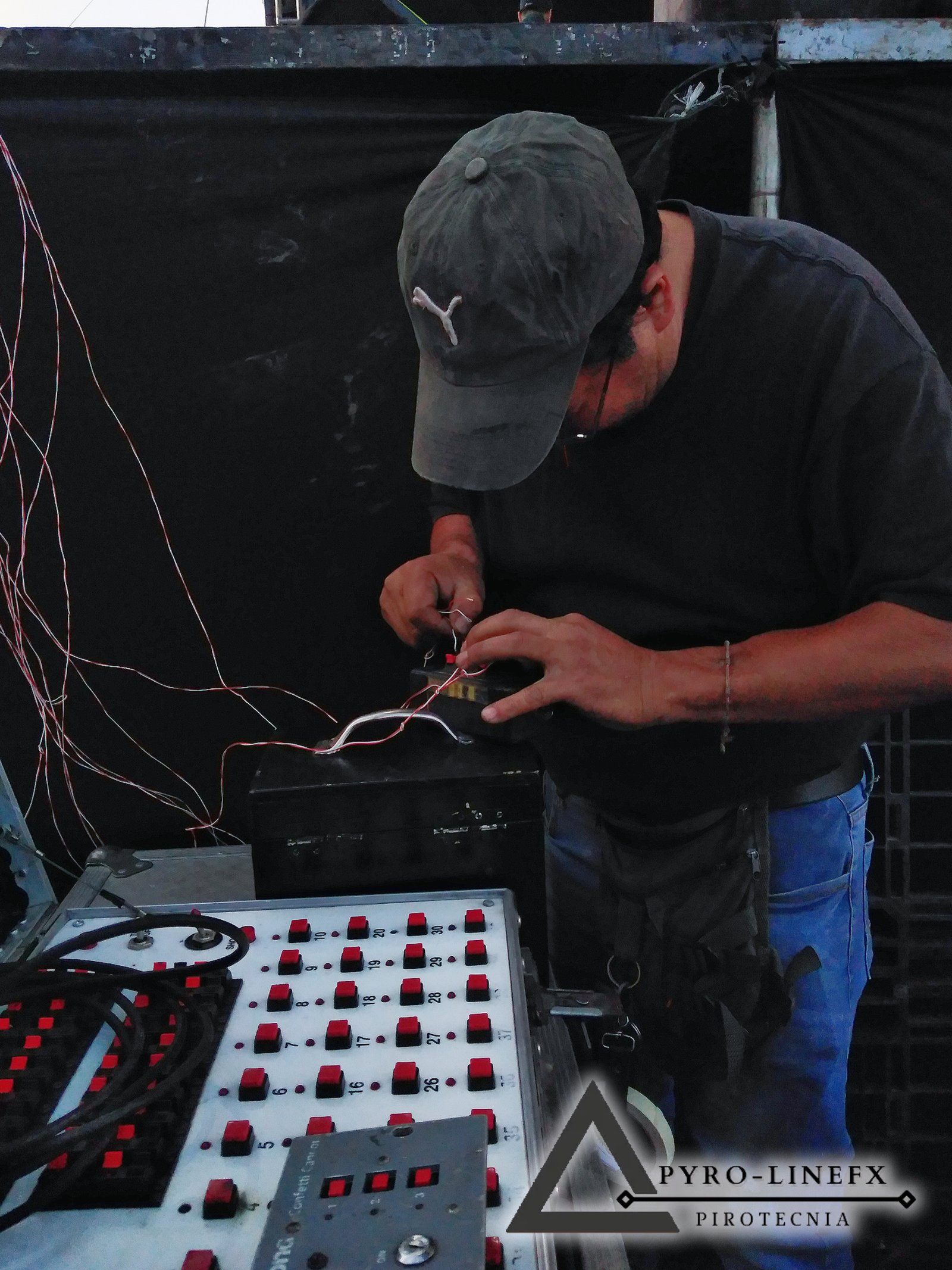 Preparación del sistema de control pirotécnico